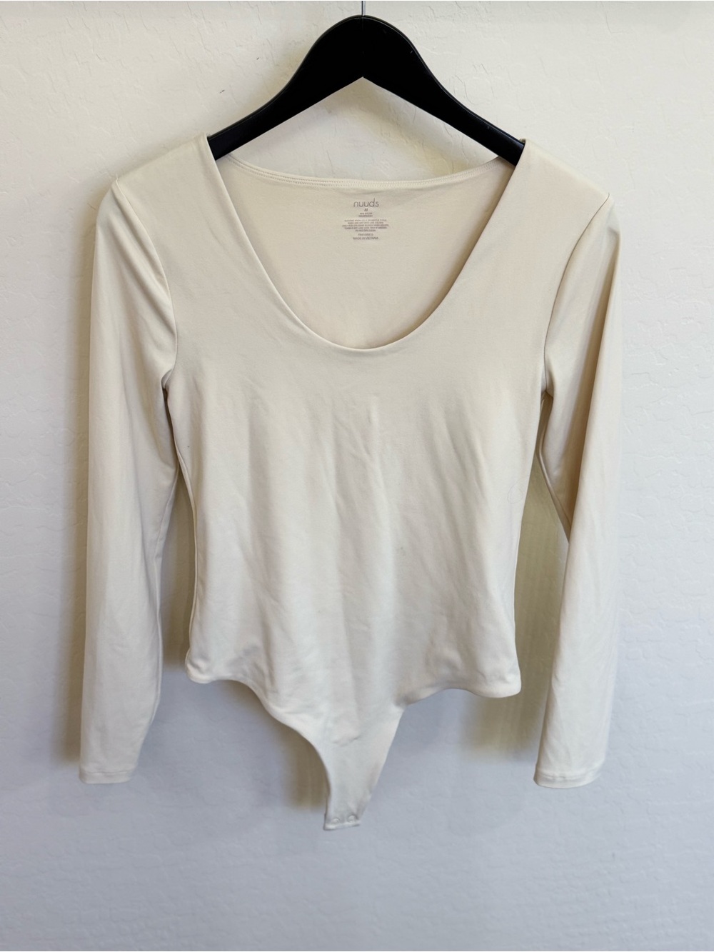 Nuuds Bone Cream Long Sleeve Scoop Neck Bodysuit Medium EUC